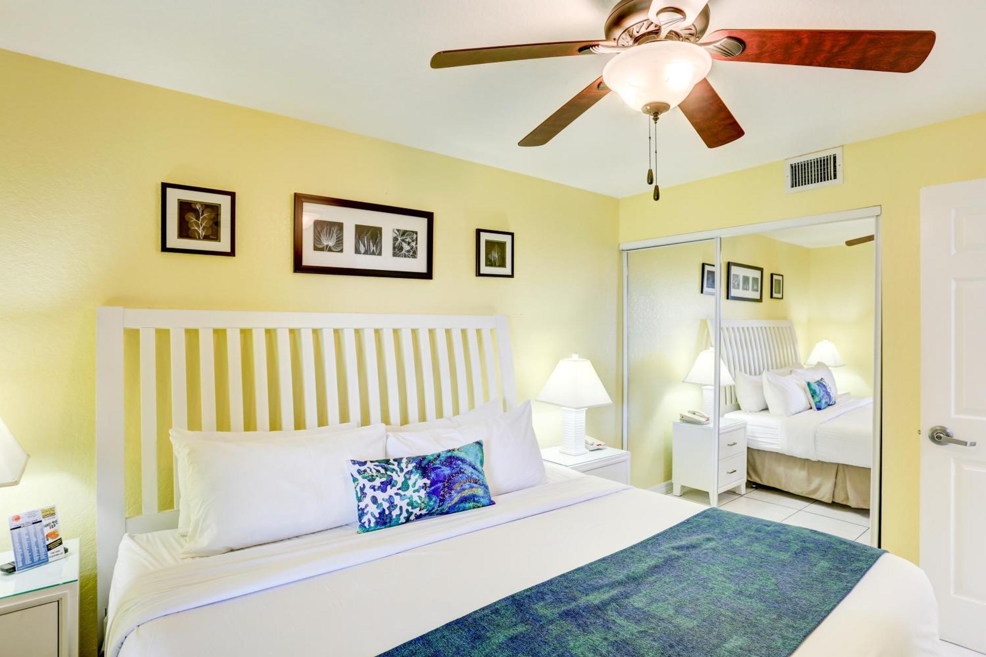 South Beach Condo Hotel By Travel Resort Services, Inc. St. Pete Beach Exterior photo