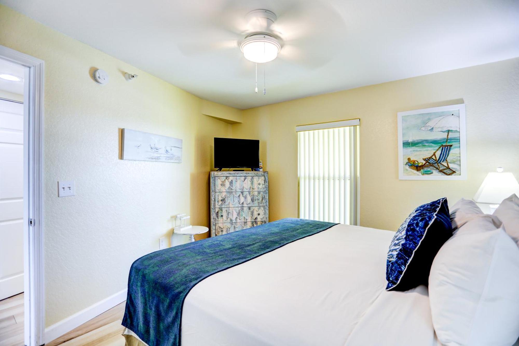 South Beach Condo Hotel By Travel Resort Services, Inc. St. Pete Beach Exterior photo