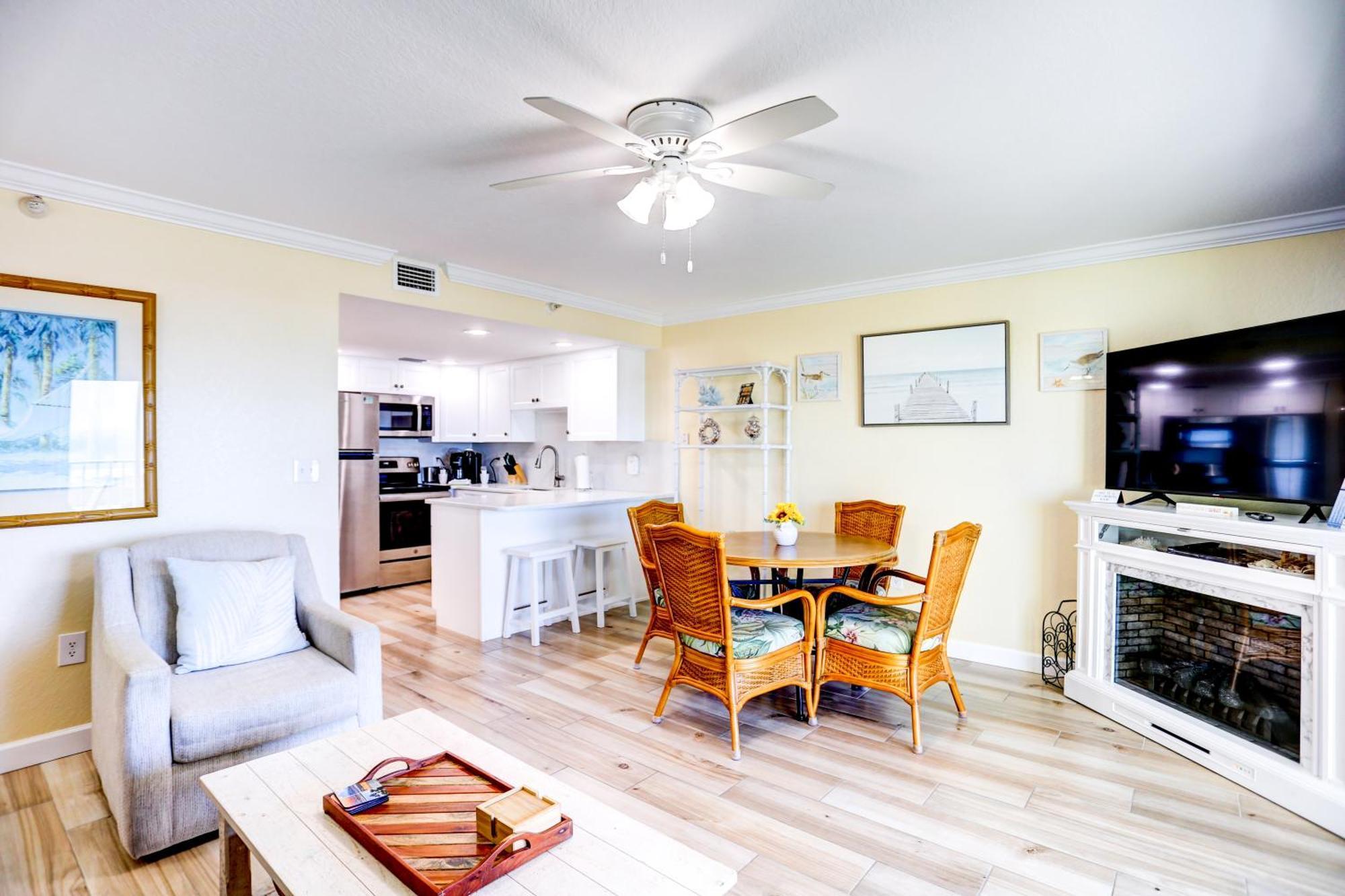 South Beach Condo Hotel By Travel Resort Services, Inc. St. Pete Beach Exterior photo