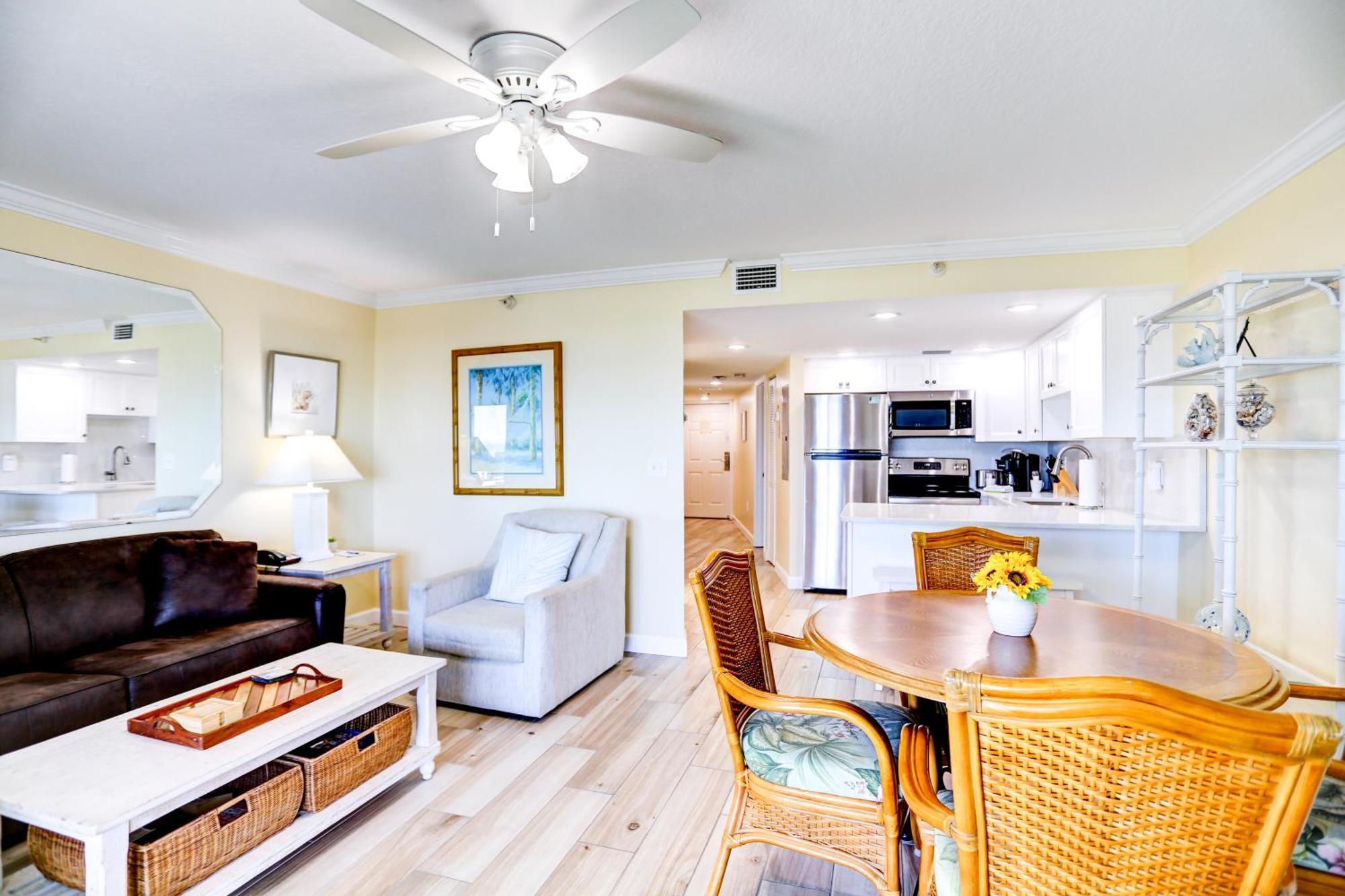 South Beach Condo Hotel By Travel Resort Services, Inc. St. Pete Beach Exterior photo