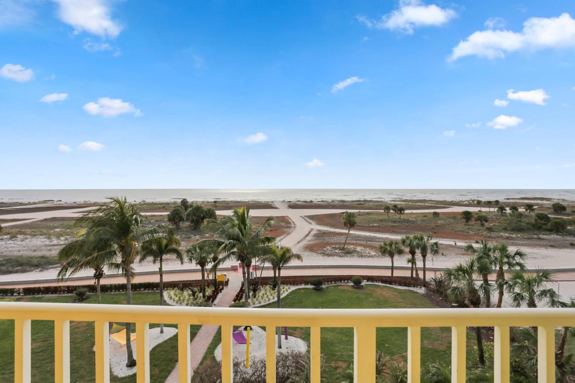 South Beach Condo Hotel By Travel Resort Services, Inc. St. Pete Beach Exterior photo