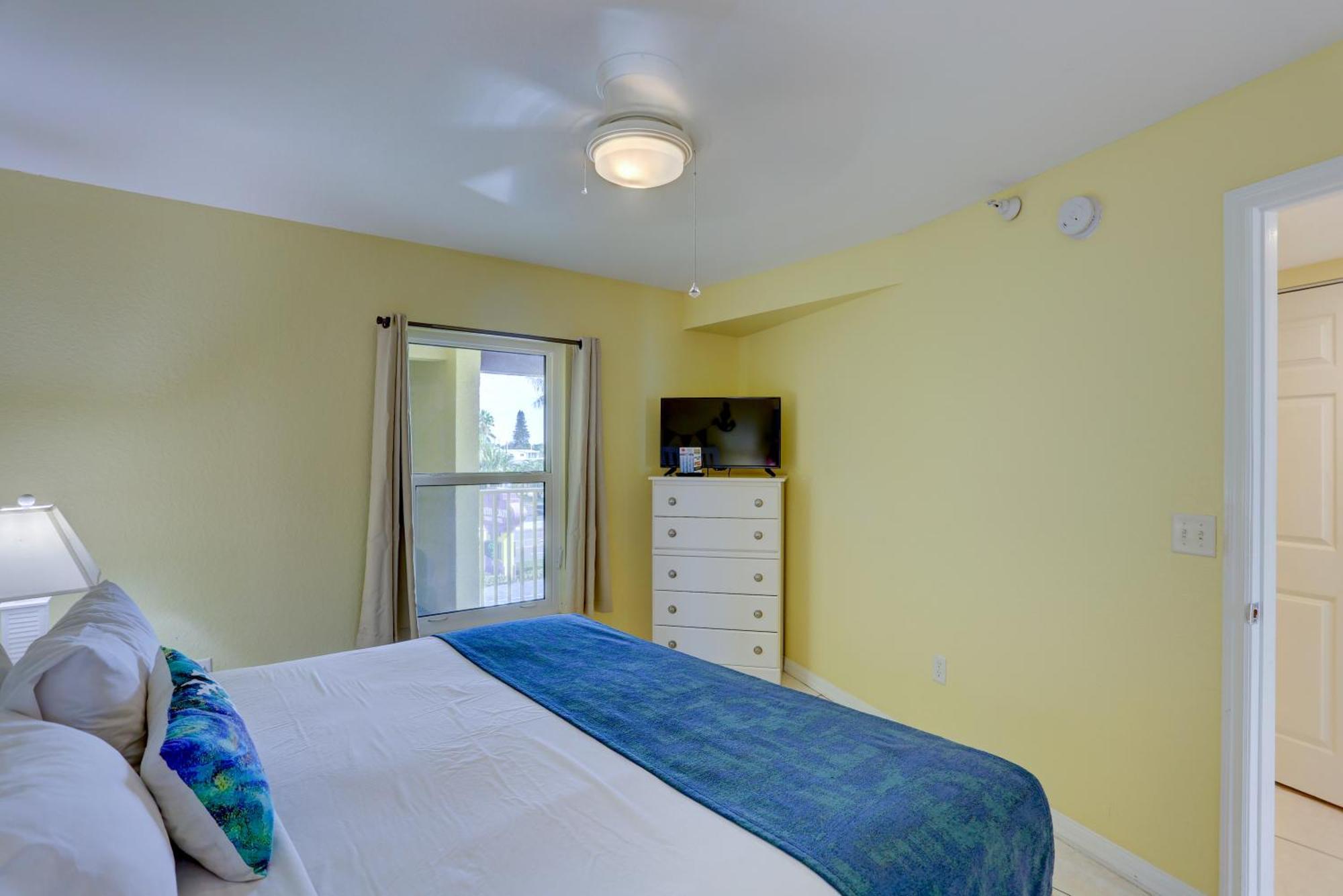 South Beach Condo Hotel By Travel Resort Services, Inc. St. Pete Beach Exterior photo