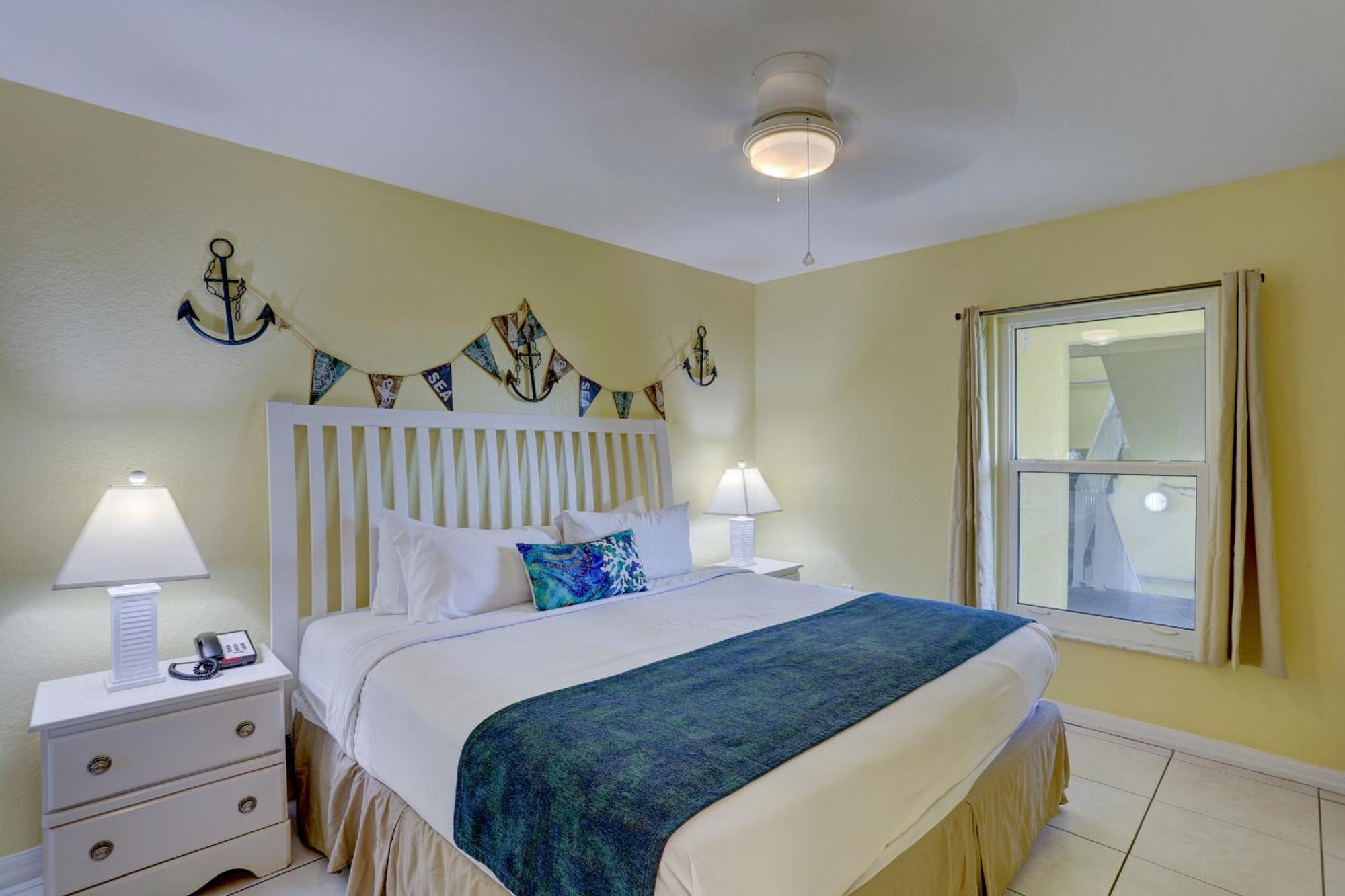 South Beach Condo Hotel By Travel Resort Services, Inc. St. Pete Beach Exterior photo