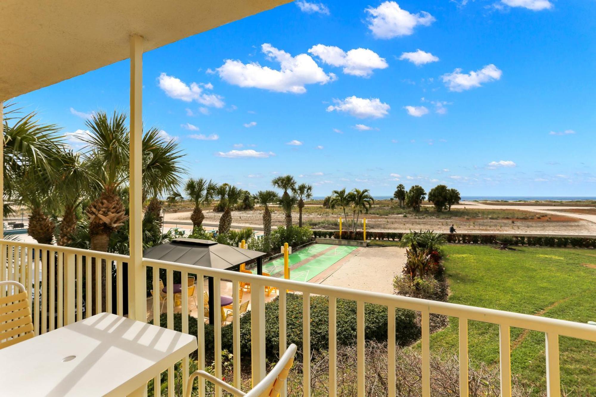 South Beach Condo Hotel By Travel Resort Services, Inc. St. Pete Beach Exterior photo