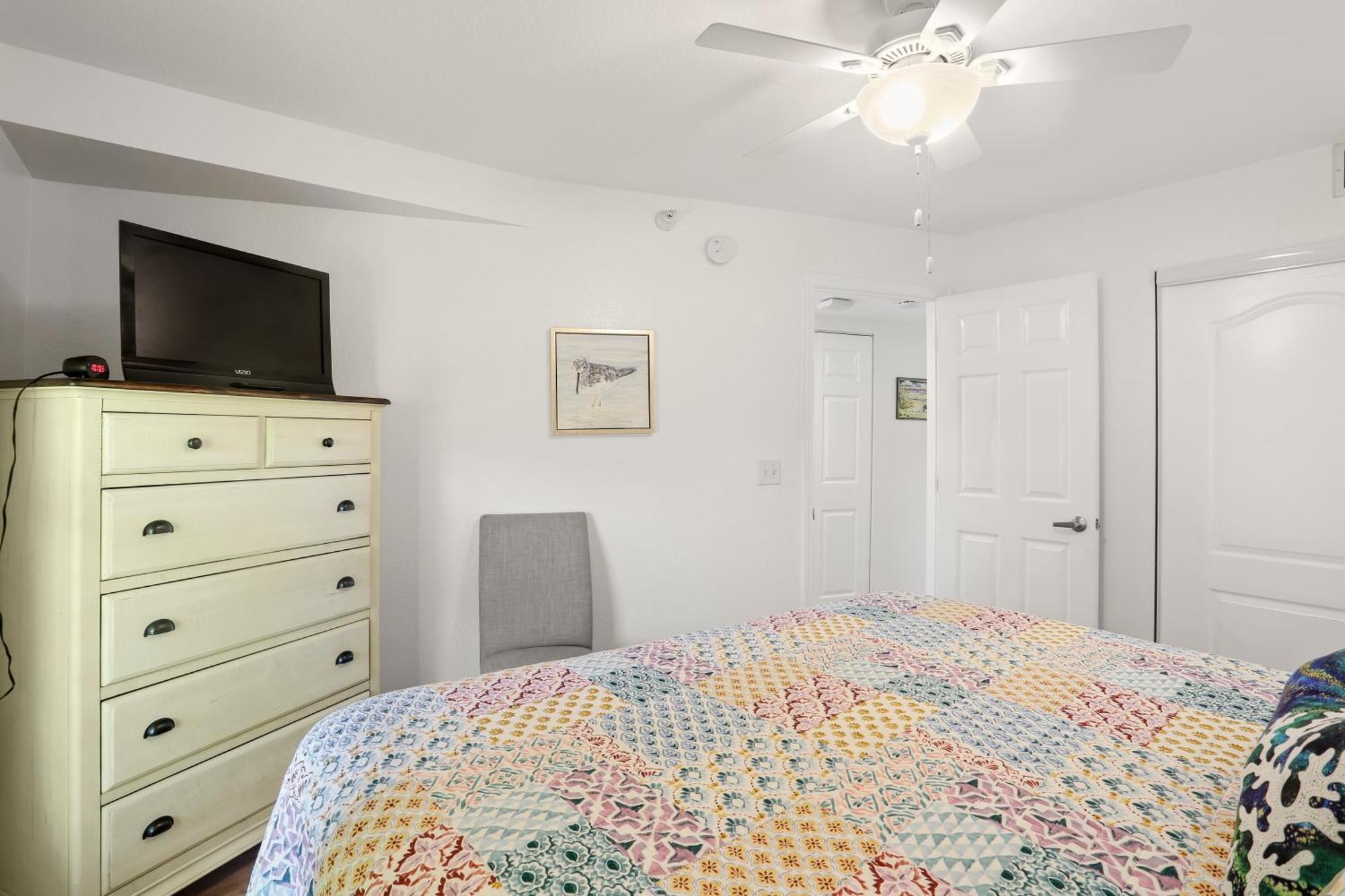 South Beach Condo Hotel By Travel Resort Services, Inc. St. Pete Beach Exterior photo